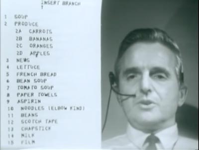 Douglas Engelbart du Stanford Research Institute réalisant la Mère de Toutes les démos en 1968