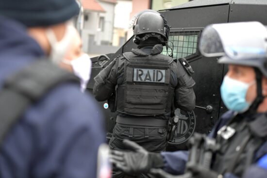 Le FBI surveille les conversations par IA